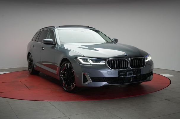 BMW 530i Touring Luxury Line 185 kW image number 2