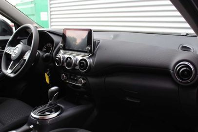 Car image 33