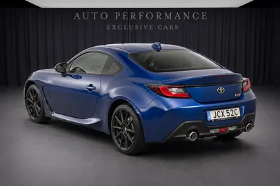 Car image 2