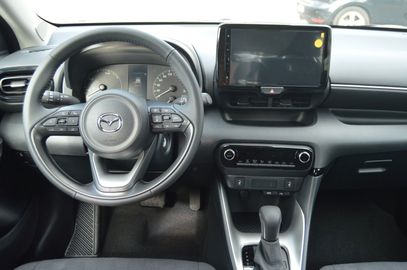 Car image 14