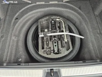Car image 33