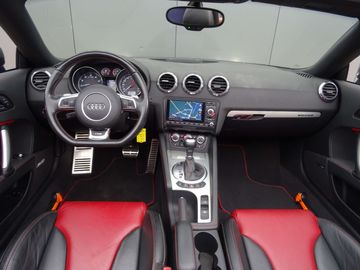 Car image 30