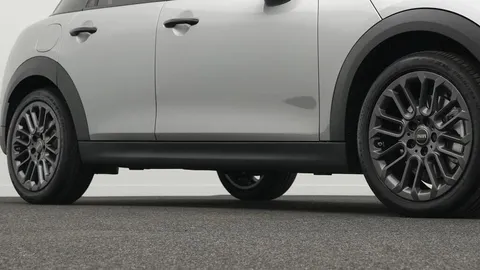 Car image 22