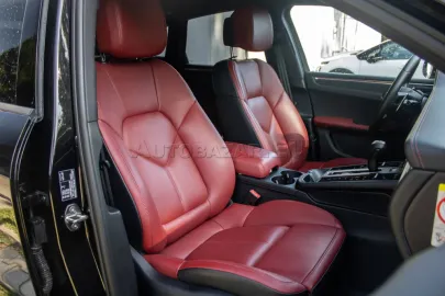 Car image 35