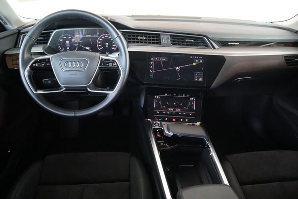 Audi e-tron 55 quattro S-line 300 kW image number 7