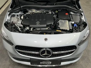 Car image 32