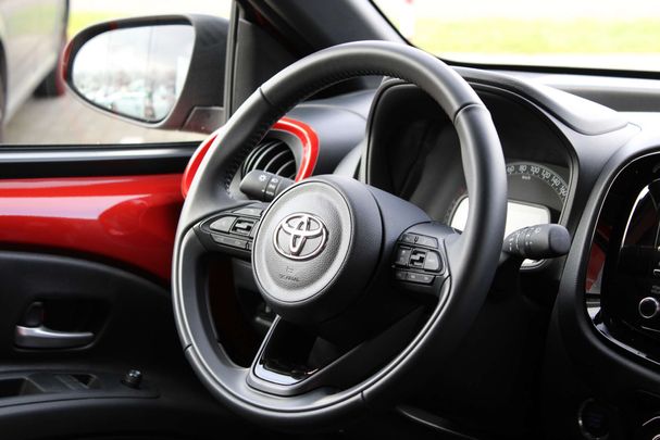 Toyota Aygo X 1.0 VVT-i CVT 53 kW image number 23