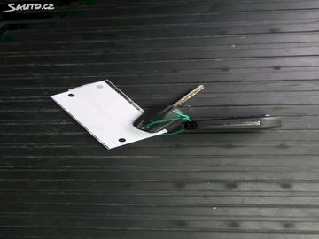 Car image 32