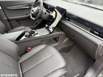 Car image 40