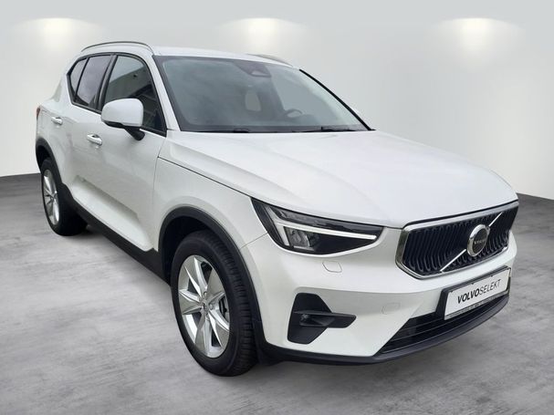 Volvo XC40 B3 Core 120 kW image number 3