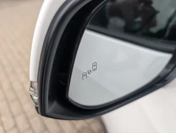 Car image 27