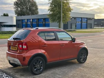 Car image 4