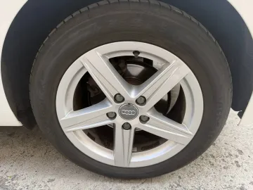 Car image 27