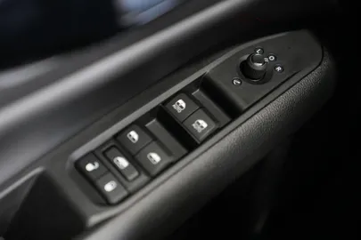 Car image 36