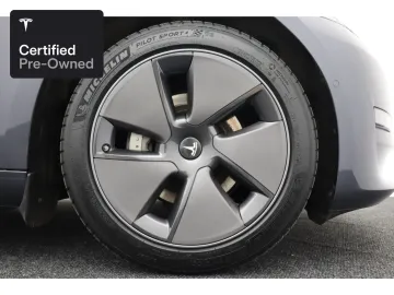 Car image 30