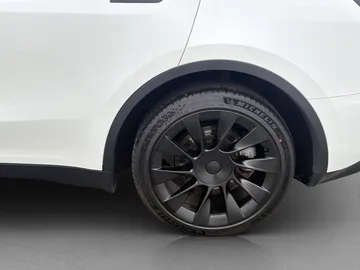 Car image 33