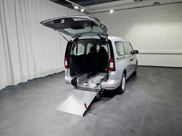 Car image 25