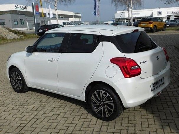 Suzuki Swift 1.2 Hybrid Comfort 61 kW image number 4