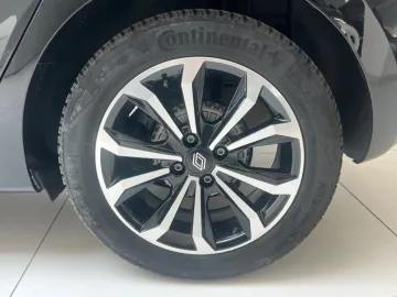 Car image 29