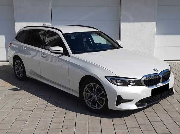 BMW 330d Touring M Sport 195 kW image number 2