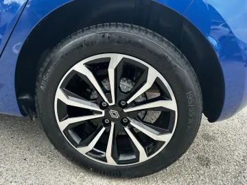 Car image 24