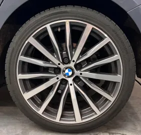 Car image 28