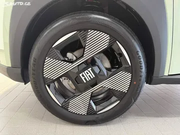 Car image 26