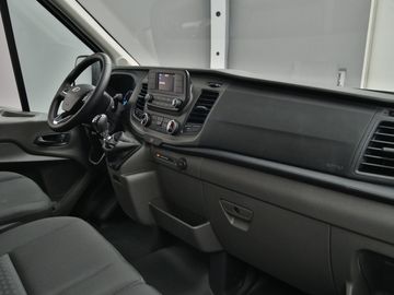 Car image 32