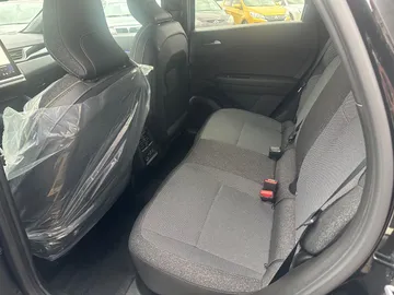 Car image 27