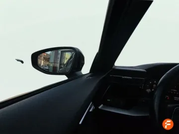 Car image 27