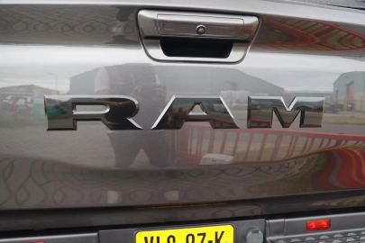 Car image 35