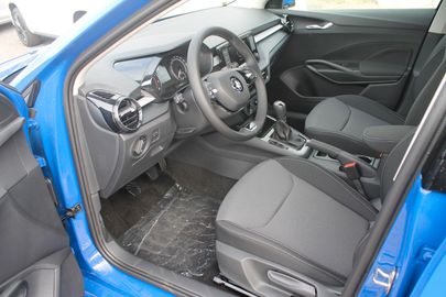 Car image 12