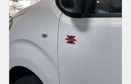 Car image 23
