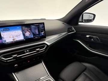 Car image 47