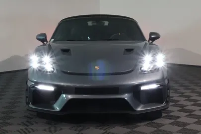 Car image 4