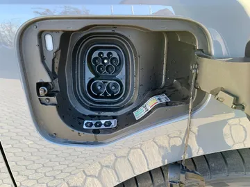Car image 30