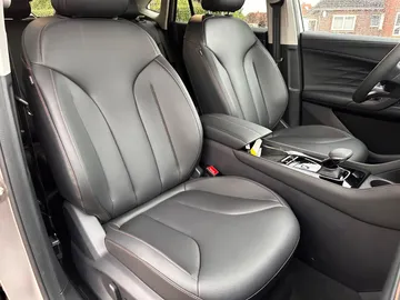Car image 28