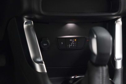 Car image 37