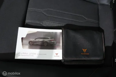 Car image 32