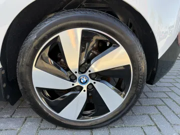 Car image 35