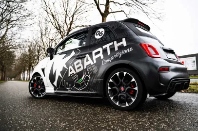 Car image 25