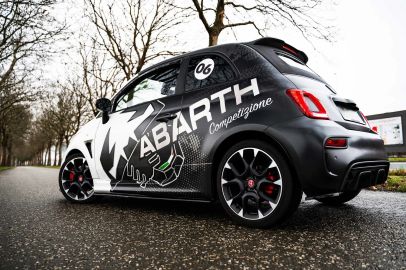 Car image 25