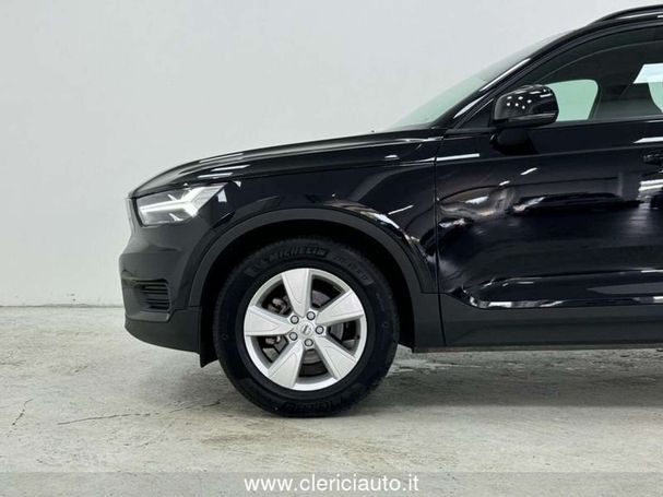 Volvo XC40 T2 Core Geartronic Momentum 95 kW image number 9