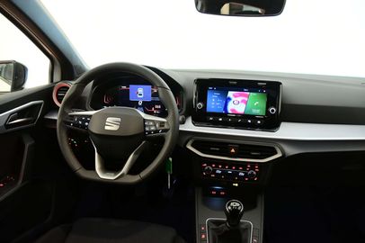 Car image 10