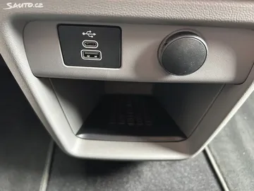 Car image 42