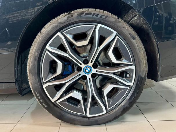 BMW iX xDrive50 385 kW image number 6