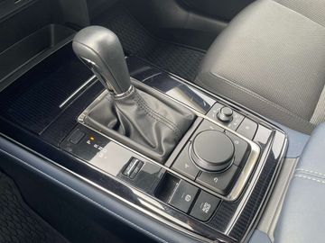 Car image 14