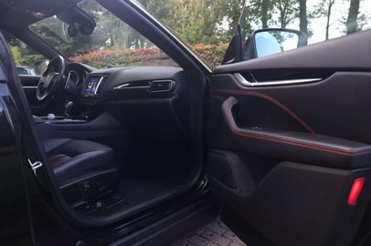 Car image 47