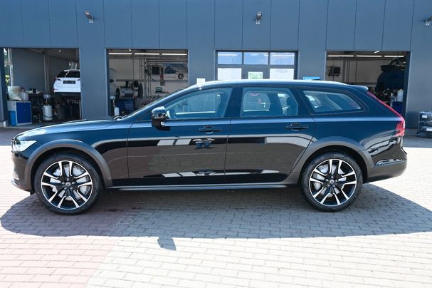 Volvo V90 Cross Country AWD B4 145 kW image number 4