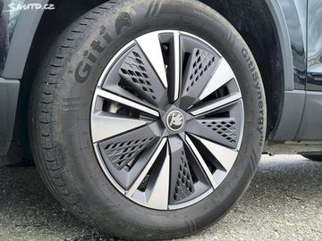 Car image 32